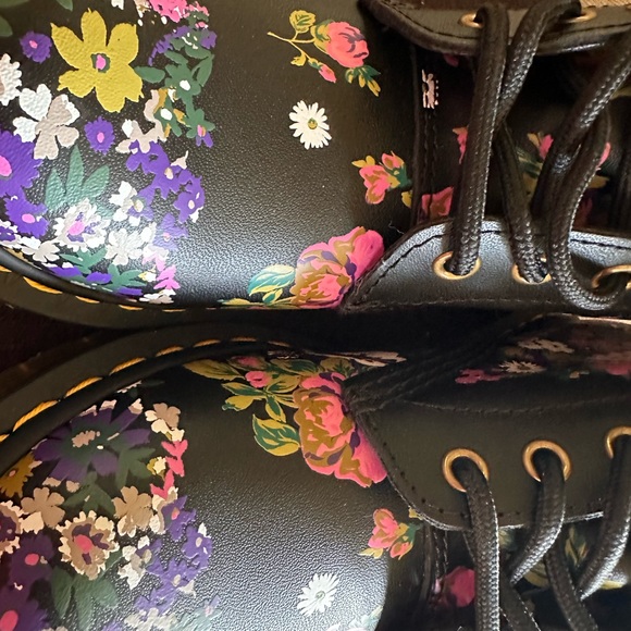 1460 Pascal Dr Marten Boots, Brand New size 8US, 39EU - Picture 8 of 15